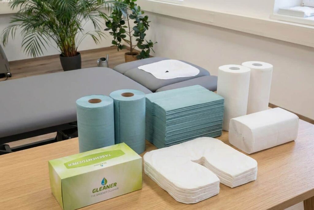Therapiebedarf und Praxiszubehör für Physiotherapie und Massage – hygienische Rollen, Vliesauflagen und Verbrauchsmaterial